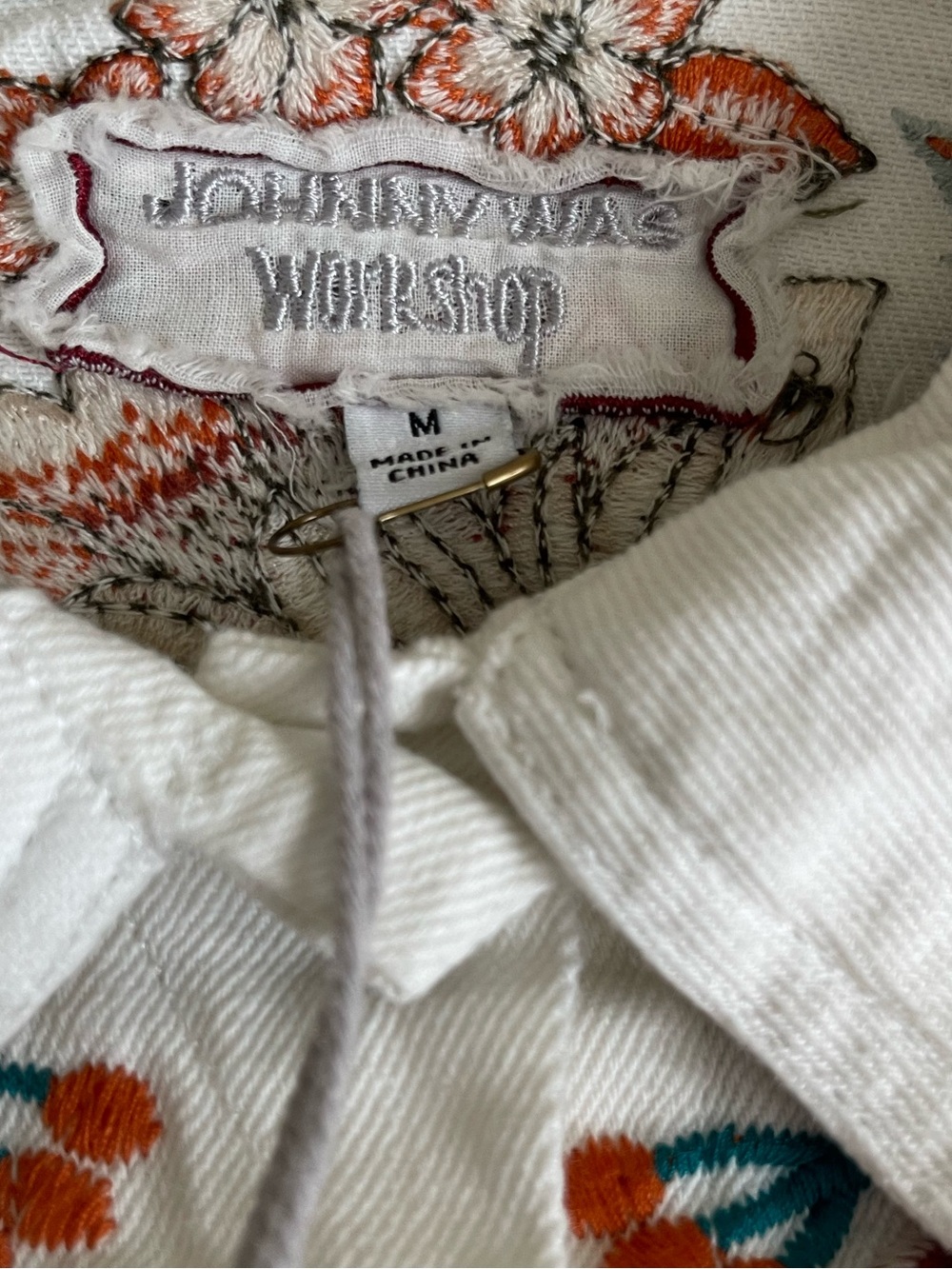 Johnny Was Nena Denim Jacket Ivory Floral Embroidered Size Medium NWT MSRP $290 - Picture 6 of 7